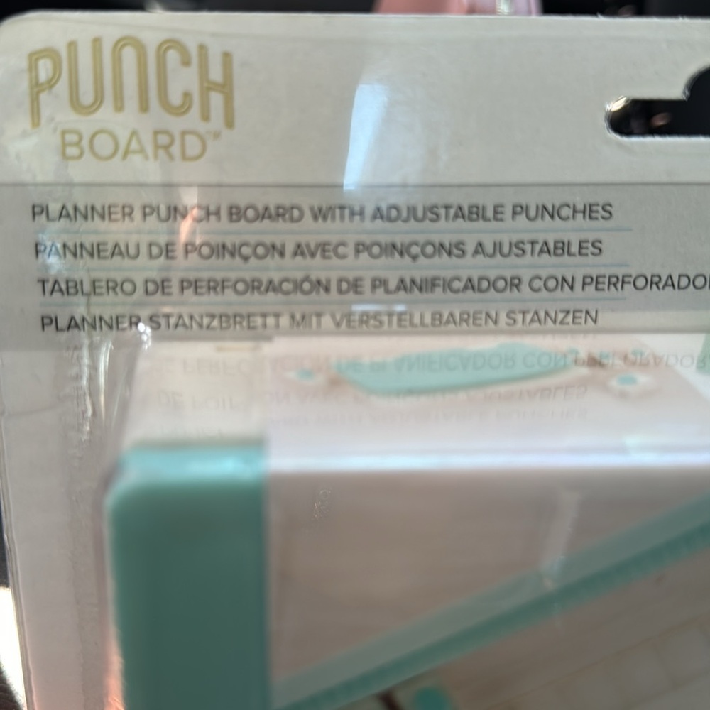 Planner hole punch We R Memory Keepers Punch Board “punch holes for any planner” - Picture 4 of 12
